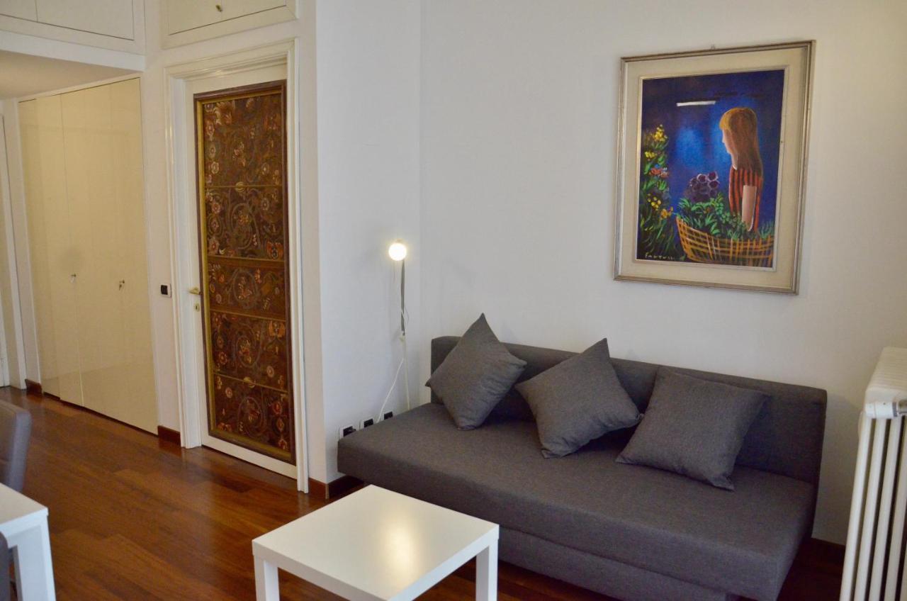 ميلان New Renovated Apartment With Balcony Porta Romana المظهر الخارجي الصورة